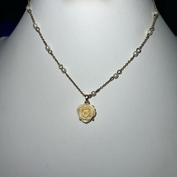Vintage Signed SAQ Ivory Tone Roses and Faux Pearl Necklace - Picture 1 of 11